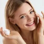 O Que Faz Com Que o Creme Seja o Melhor Para a Área Embaixo dos Olhos? Dê uma Olhada nos Ingredientes que Fazem Maravilhas